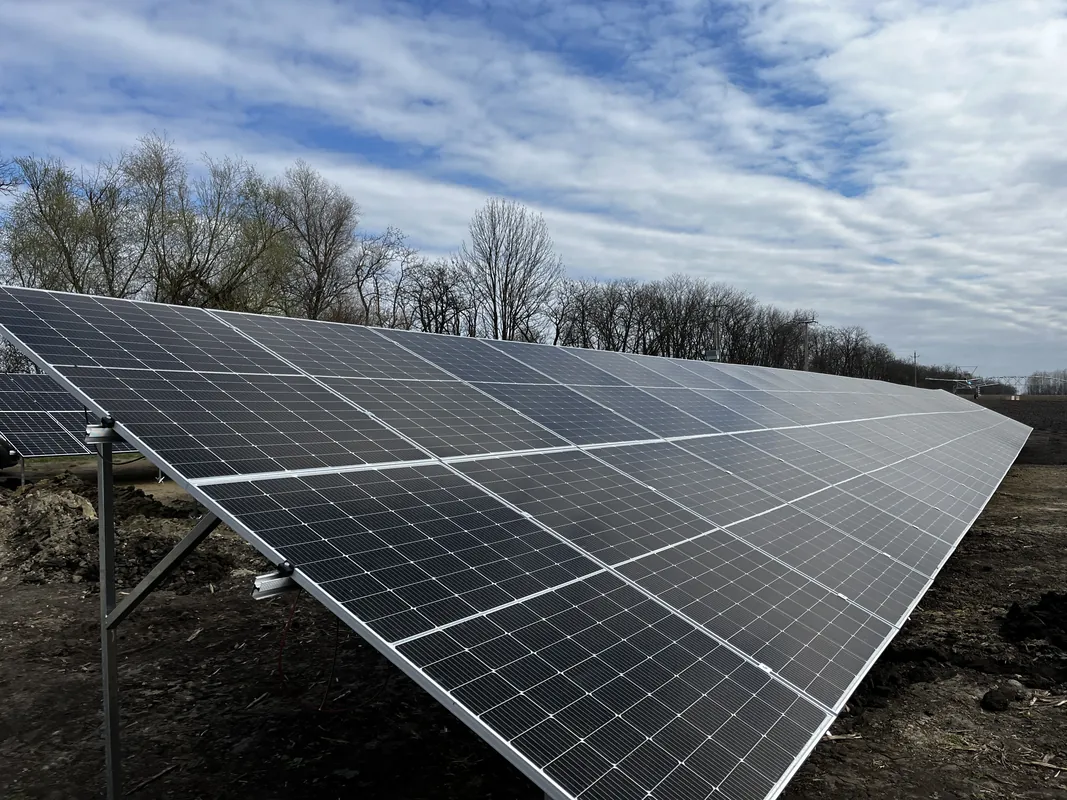 150 kWp off-grid napelemes rendszer 215 kW akkumulátorral – Csemege Szövetkezet