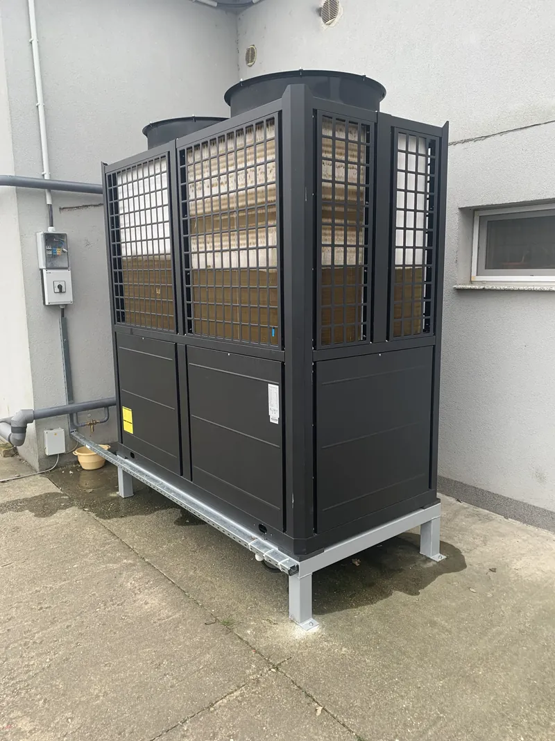 110 kW levegő/víz hőszivattyú – Bamiko Kft, Tiszalök
